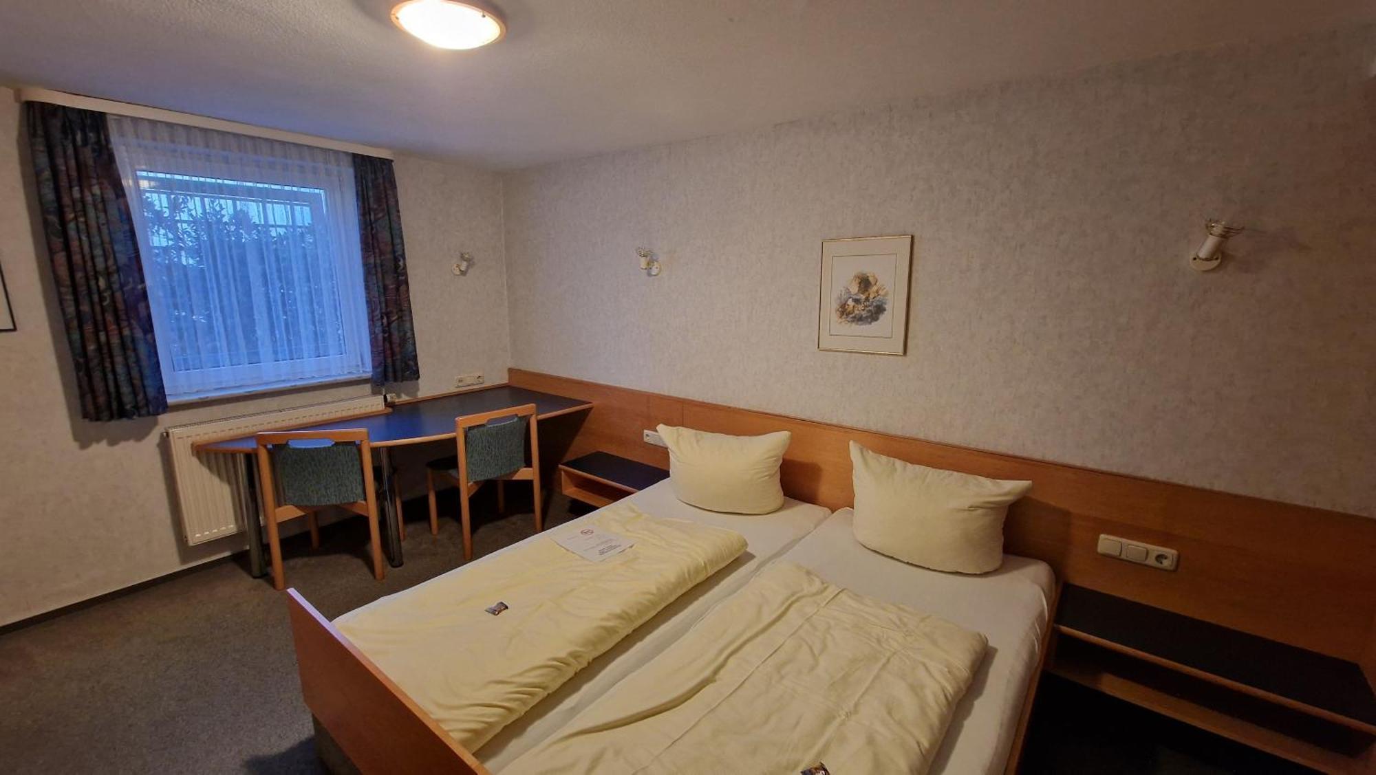 Schwarzer Adler - Hotel Garni Ipsheim Camera foto