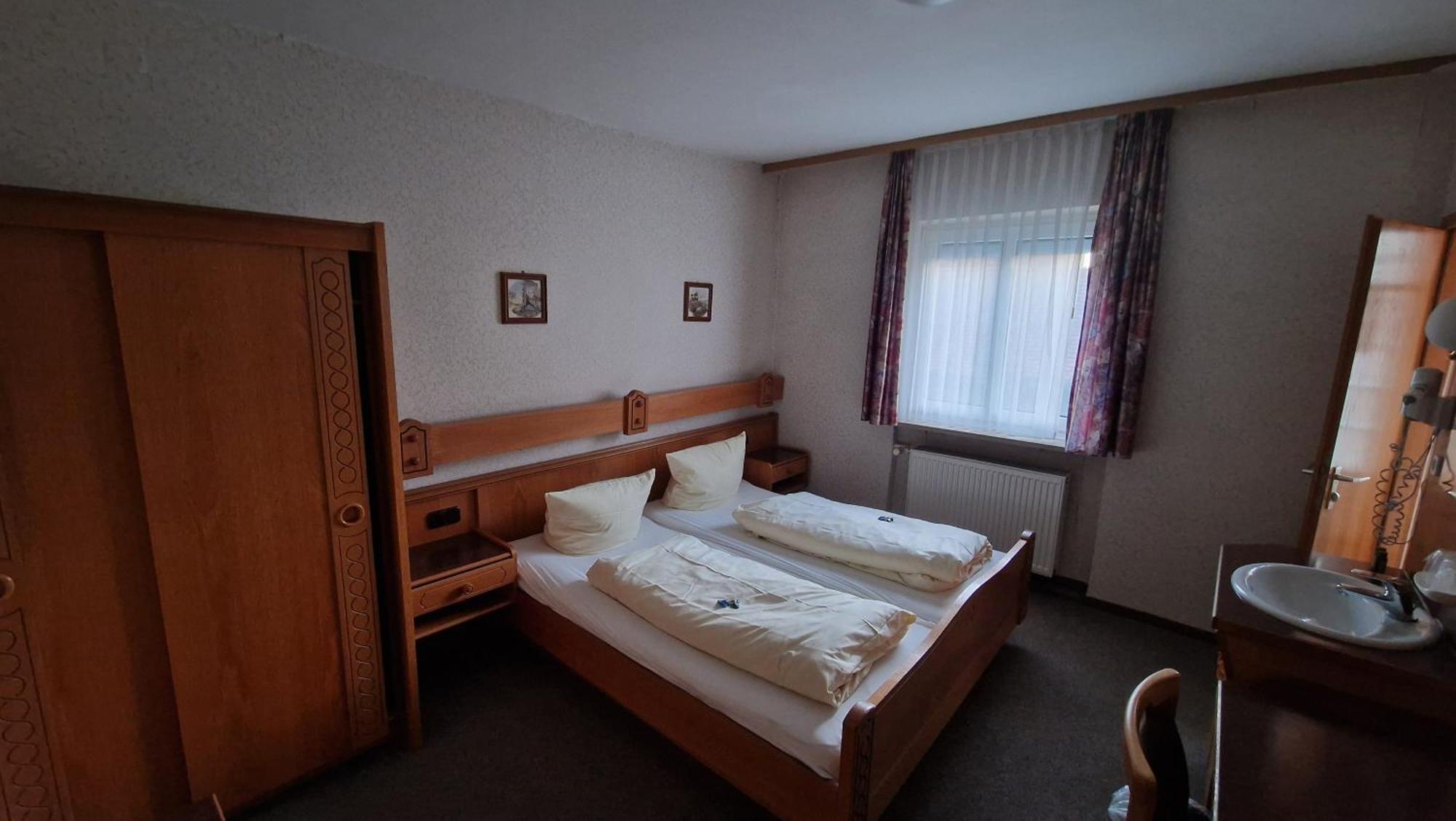 Schwarzer Adler - Hotel Garni Ipsheim Camera foto